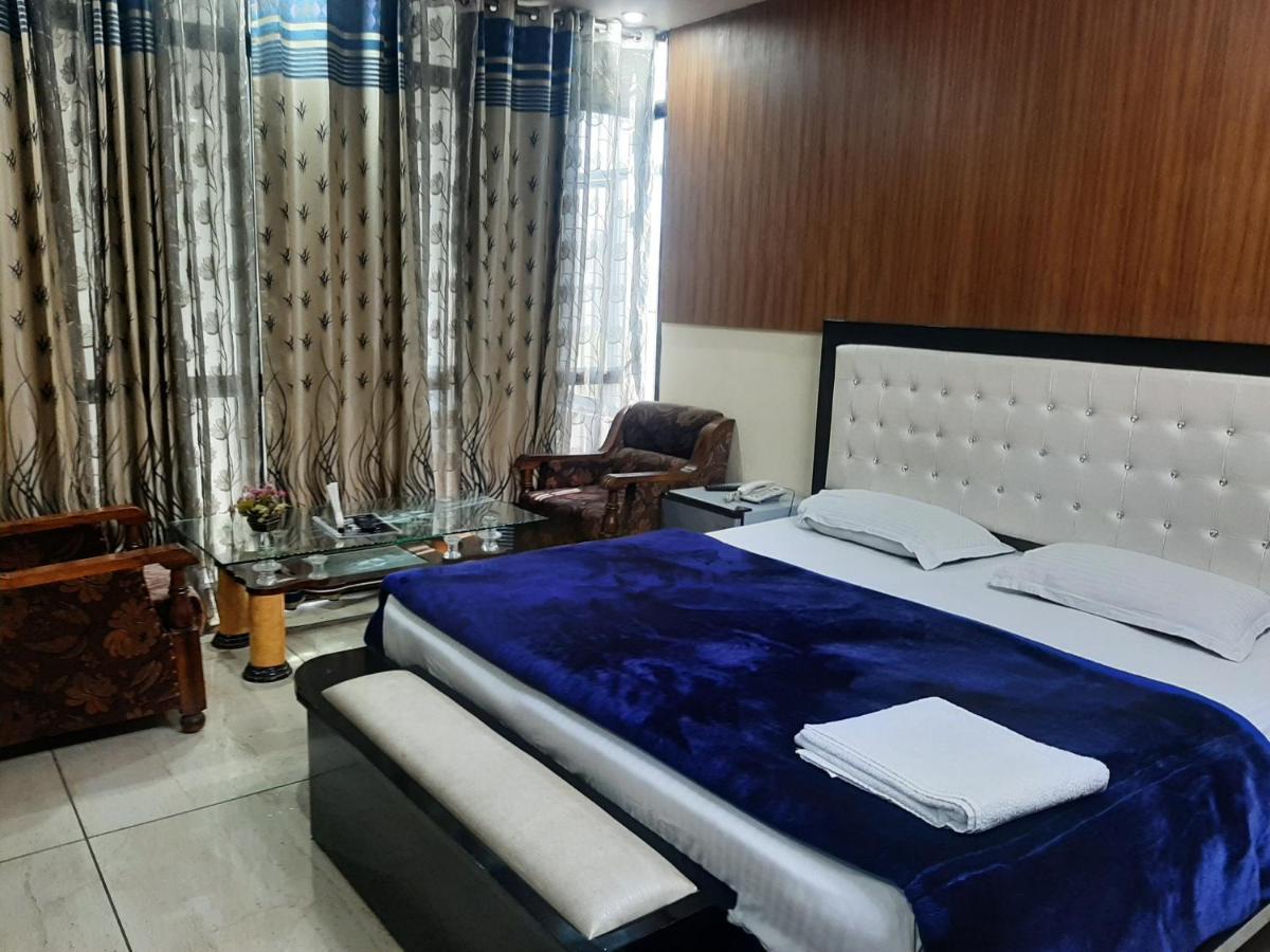 Hotel Platinum Plaza Rohtak Exteriér fotografie