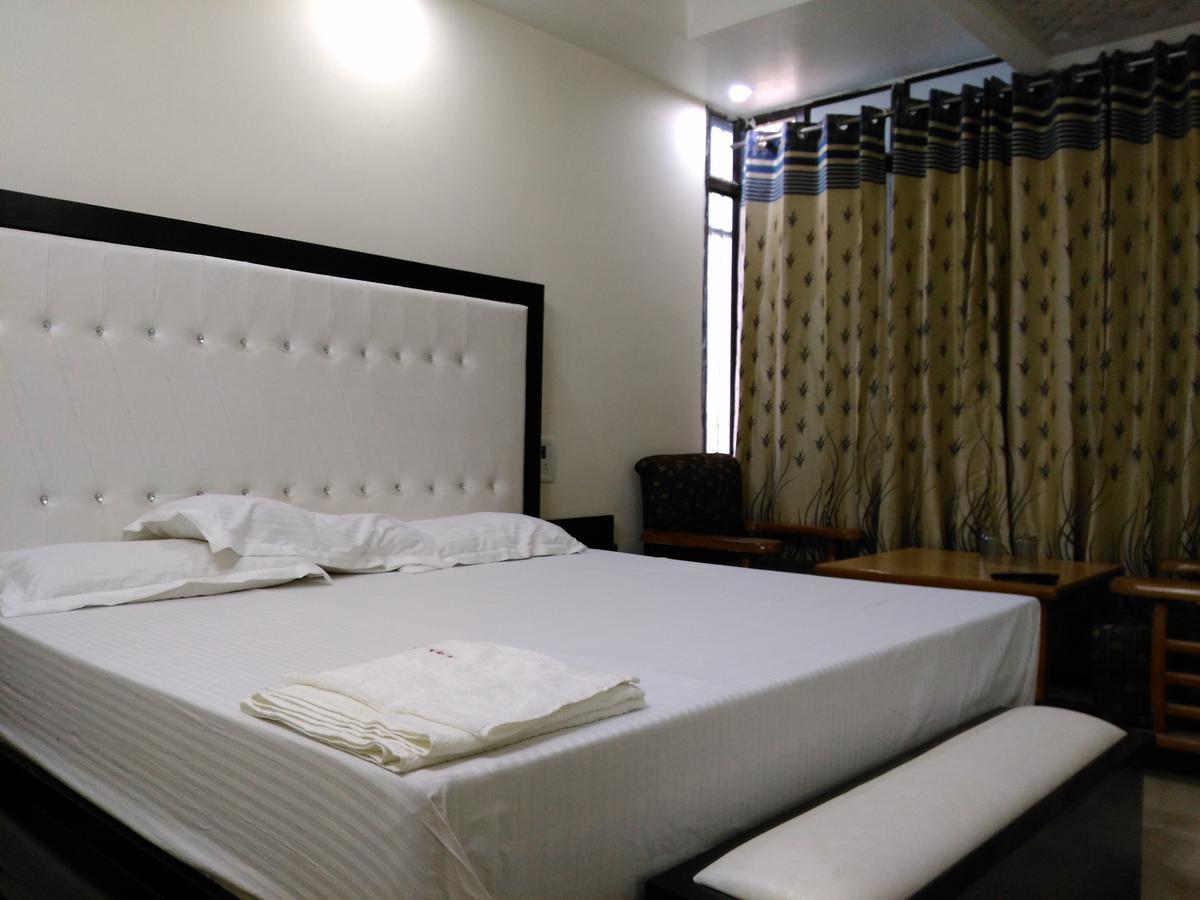 Hotel Platinum Plaza Rohtak Exteriér fotografie