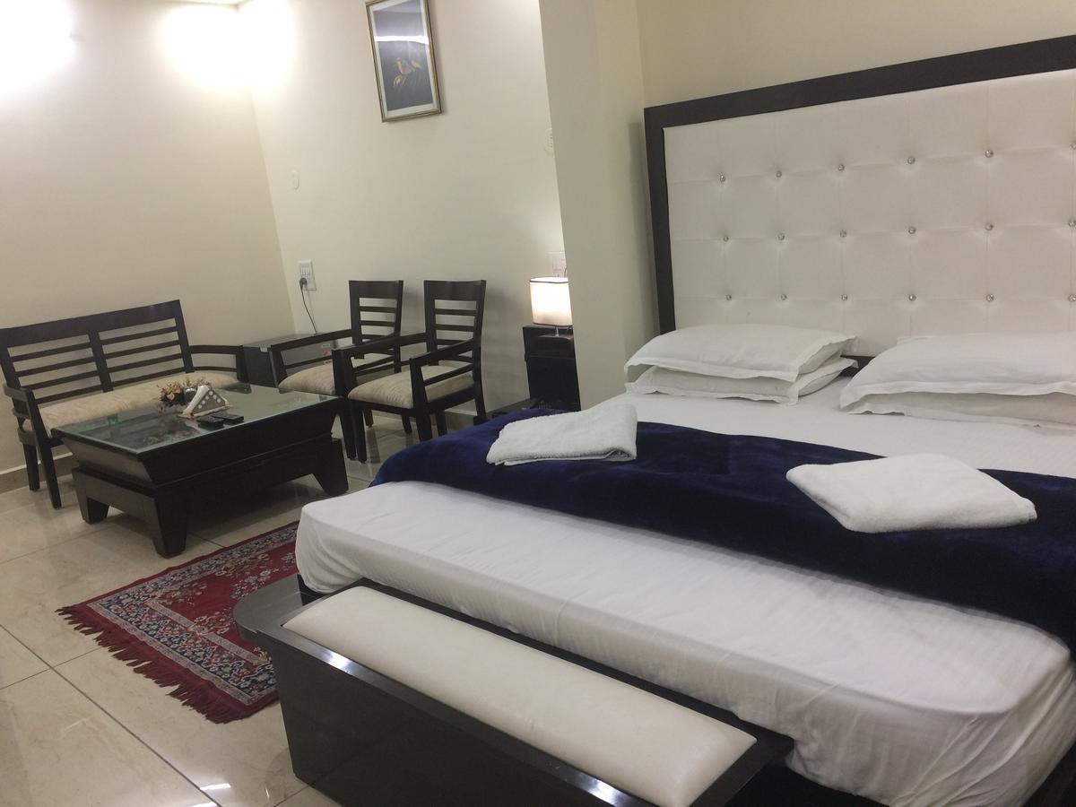 Hotel Platinum Plaza Rohtak Exteriér fotografie